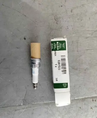 Jaguar XJ X350 Spark plug c2a1535 AJ84575 C2A1535