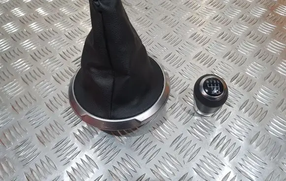 Nissan Juke II F16 Gear lever shifter trim leather/knob PU8851