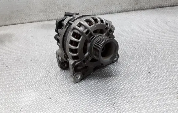 Renault Sandero I Generator/alternator 231007633R