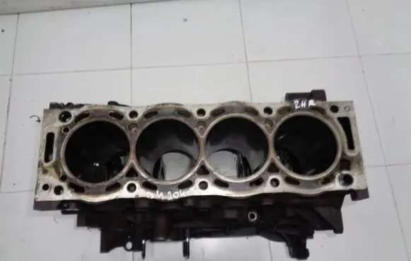 Volvo V70 Engine block D4204T RHR