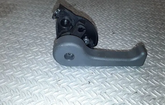 Hyundai i30 Engine bonnet (hood) release handle 