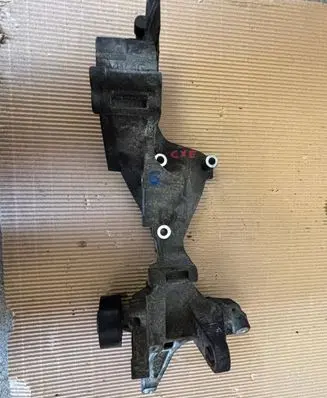 Volkswagen Transporter - Caravelle T6 Engine mounting bracket 03N145167