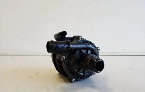 Volvo XC40 Electric auxiliary coolant/water pump 32222737