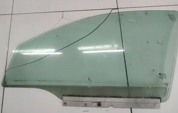 Opel Astra H Front door window glass four-door AS2