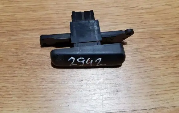 Mitsubishi Carisma Hazard light switch
