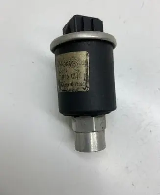 Volkswagen Golf IV Air conditioning (A/C) pressure sensor 1H0959139B
