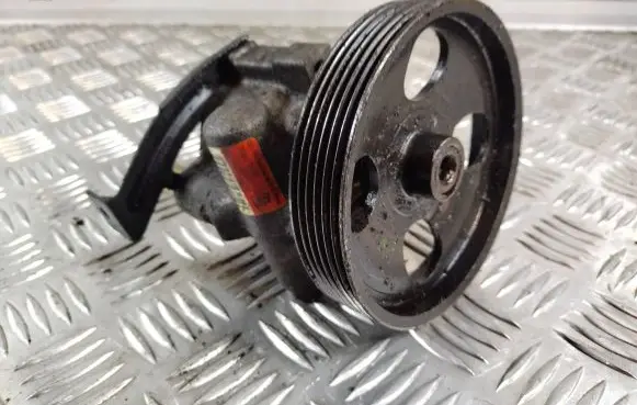 Volvo S40, V40 Power steering pump
