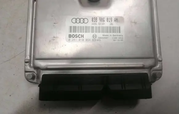 Audi A4 S4 B5 8D Engine control unit/module 038906019AN 28SA4597 0281010094