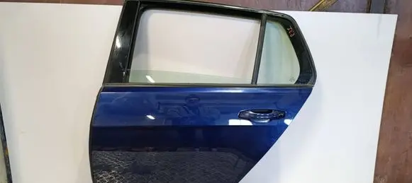 Volkswagen e-Golf Rear door 