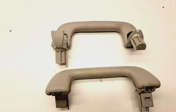 Toyota Corolla Verso AR10 A set of handles for the ceiling 