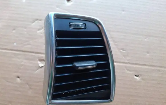Audi Q5 SQ5 8R Dashboard side air vent grill/cover trim 9025100R00982 8R1820902K