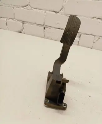 Mercedes-Benz Sprinter W901 W902 W903 W904 Accelerator throttle pedal A9013000404 0281002335 190400876