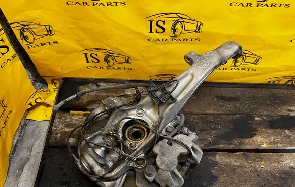 Mercedes-Benz GL X166 Front wheel hub A16610