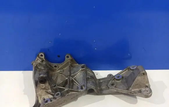Volvo S60 Engine mounting bracket 31316673 30731516