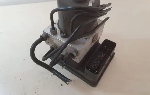 Volvo S40 ABS Pump 31274908 31274907