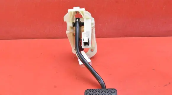 BMW 7 F01 F02 F03 F04 Accelerator throttle pedal 6859639