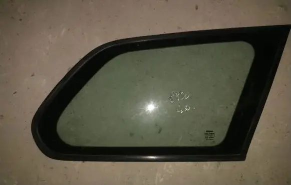 Nissan Primera Rear side window