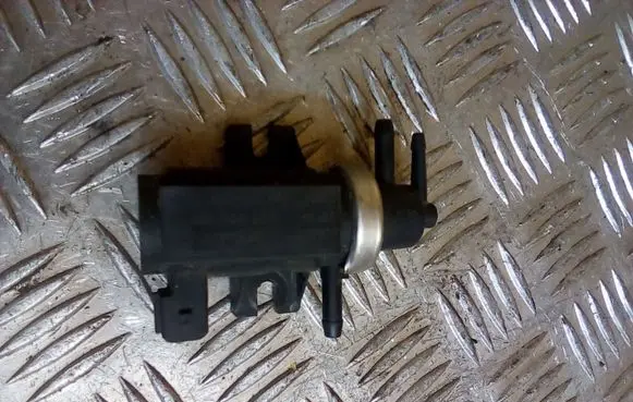 Volvo S80 Turbo solenoid valve 1H0906627
