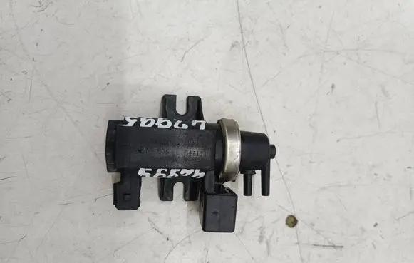 BMW X3 E83 Vacuum valve 72279600 2247906