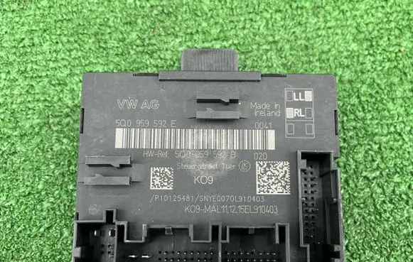 Volkswagen Golf VII Door control unit/module 5Q0959592E 5Q0959592B