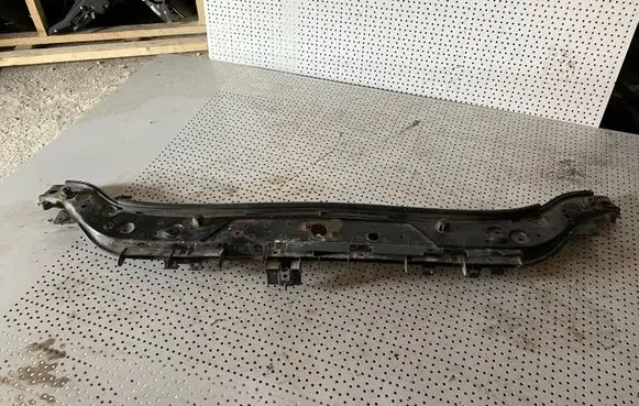 Renault Megane II Radiator support slam panel