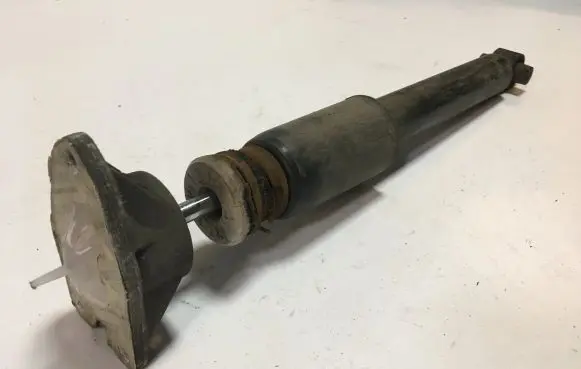 BMW 2 F22 F23 Rear shock absorber/damper 6863752