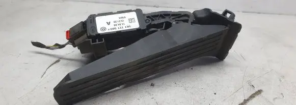 Volkswagen PASSAT B6 Accelerator throttle pedal 1K1721503P 140408 132120