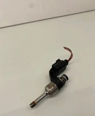 Audi A1 Fuel injector 03C906036M