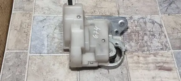 Mazda 5 Sliding door lock 