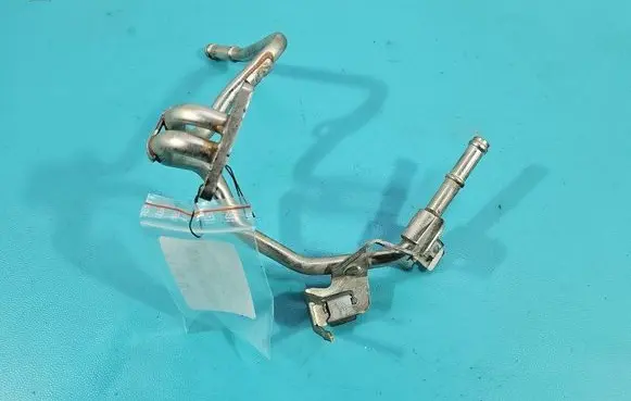 Engine coolant pipe/hose