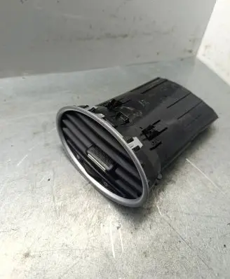 Ford Focus Dash center air vent grill 4m51a014l21bd