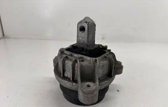 BMW 6 F06 Gran coupe Engine mount bracket 6777365 22116777365