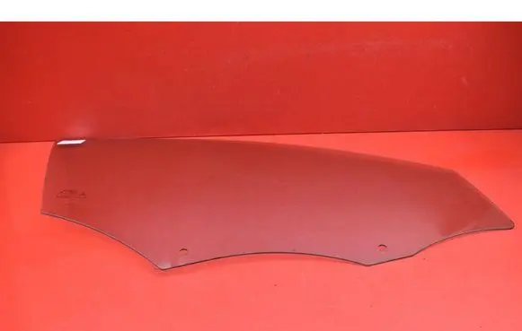 Volvo V40 Front door window glass four-door