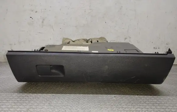 Glove box