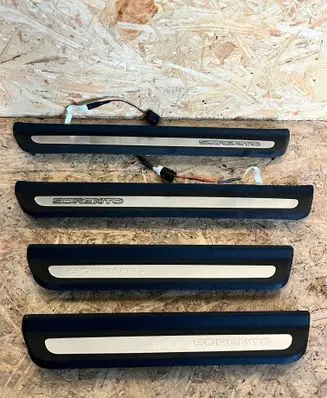 KIA Sorento sill trim set (inner) 