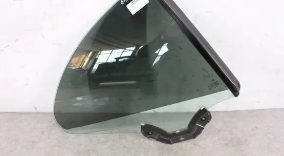 Rear vent window glass