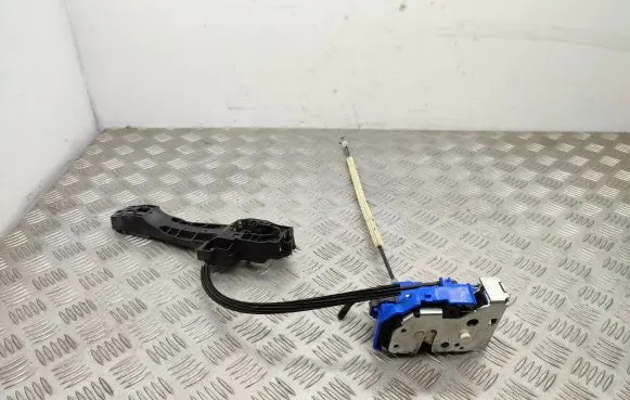 Fiat 500L Rear door lock