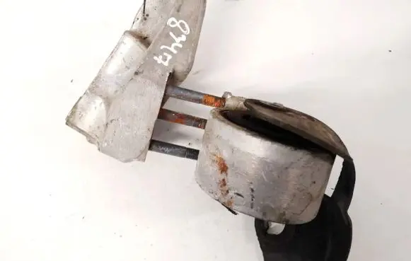 Volvo S40, V40 Engine mount bracket 30814380