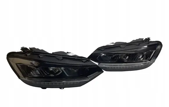 Volkswagen Touran III Headlights/headlamps set 5TB941035B