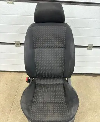 Volkswagen Golf IV Front driver seat 