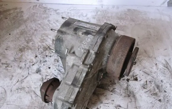 Dodge Nitro Gearbox transfer box case P52853452AB