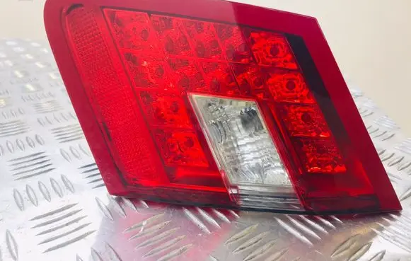 Mercedes-Benz E W212 Tailgate rear/tail lights A2129060258