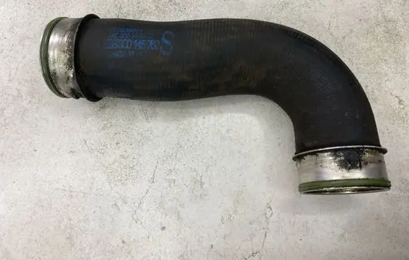 Intercooler hose/pipe