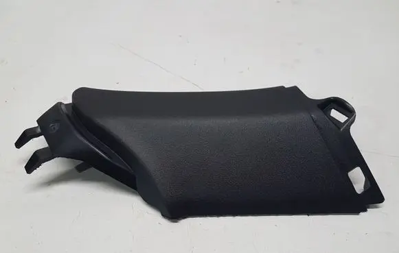 Volvo V40 (D)pillar trim (top) 31305357
