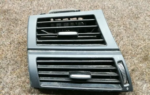 BMW X5 E70 Dashboard air vent grill cover trim 716180304