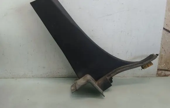 (B) pillar trim (bottom)