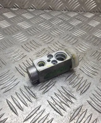 Volkswagen Sharan Air conditioning (A/C) expansion valve 7M0820679A