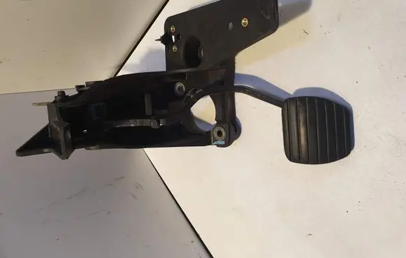 Renault Laguna II Brake pedal 8200002853