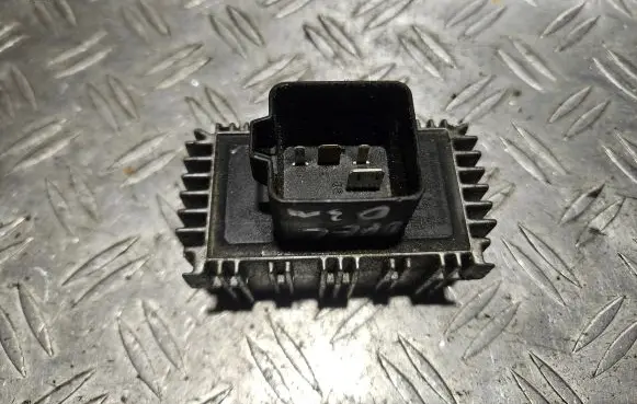 Opel Astra G Glow plug pre-heat relay 09132691 51299008