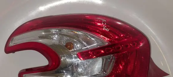 Peugeot 208 Rear/tail lights 9672628280